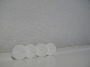 4 paracetamolletjes naast elkaar