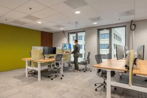 Beweegvriendelijk gebouw SAP met een zit-sta-bureau